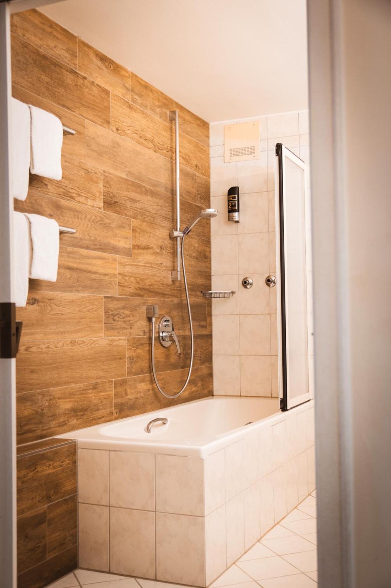 Sure Hotel By Best Western Rhoen Garden Poppenhausen Esterno foto